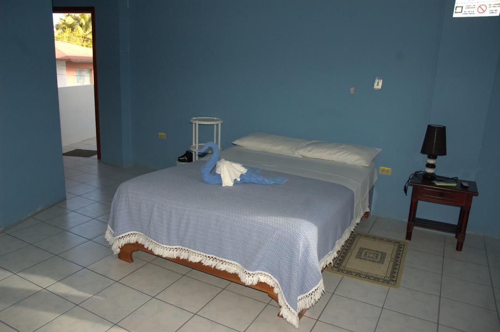 Hostal La Isla Del Descanso Puerto Villamil Dış mekan fotoğraf