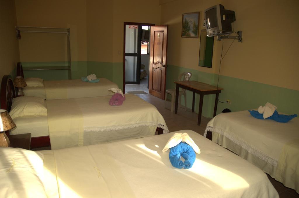Hostal La Isla Del Descanso Puerto Villamil Dış mekan fotoğraf