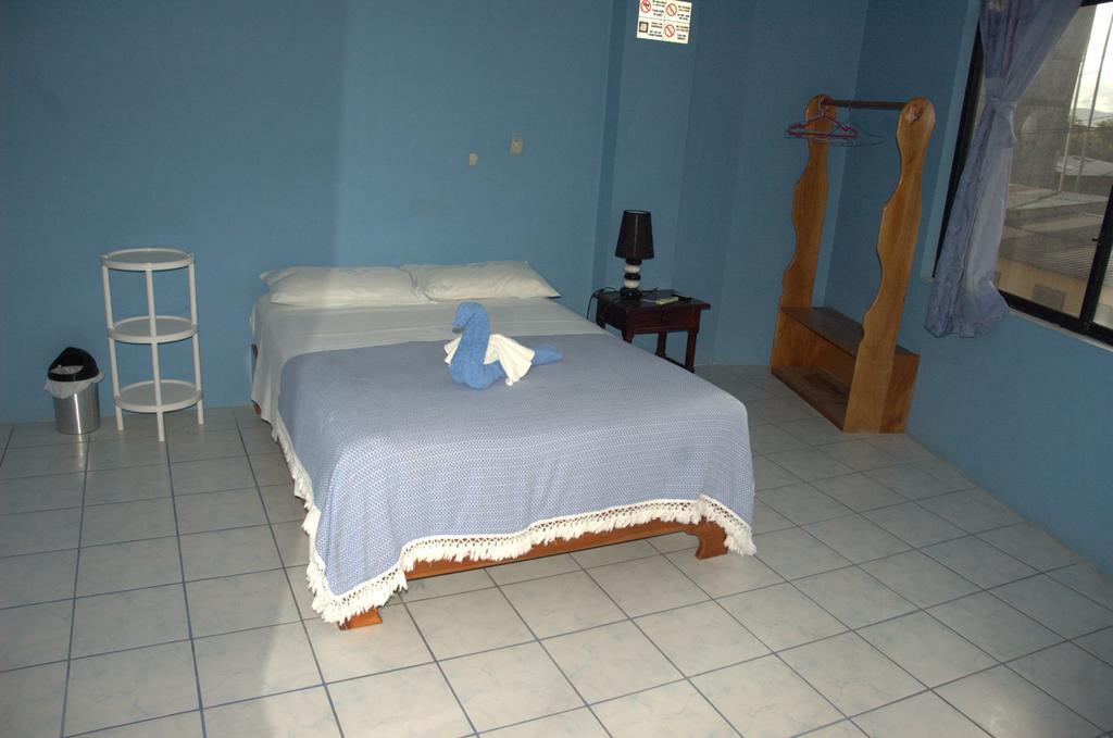 Hostal La Isla Del Descanso Puerto Villamil Dış mekan fotoğraf