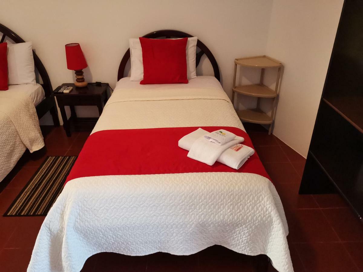 Hostal La Isla Del Descanso Puerto Villamil Dış mekan fotoğraf