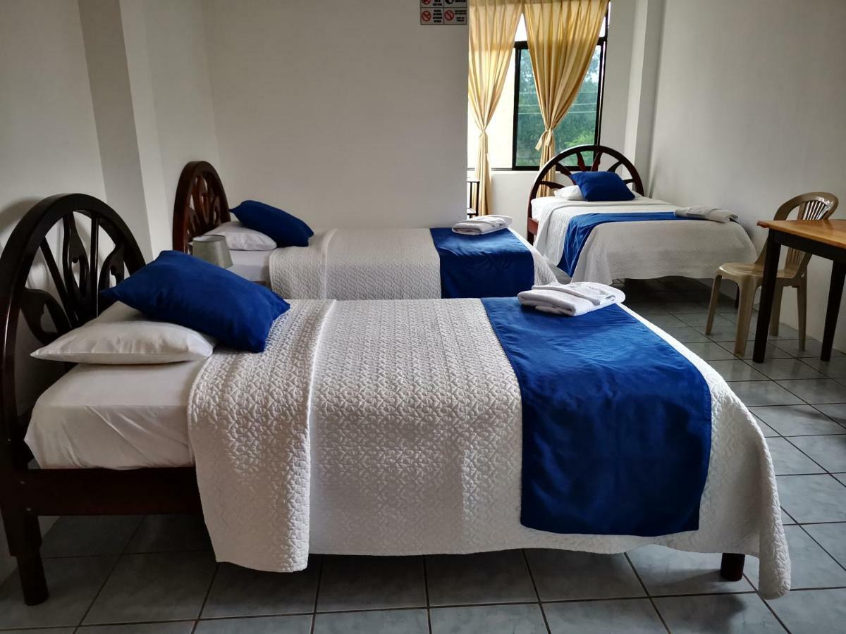 Hostal La Isla Del Descanso Puerto Villamil Dış mekan fotoğraf