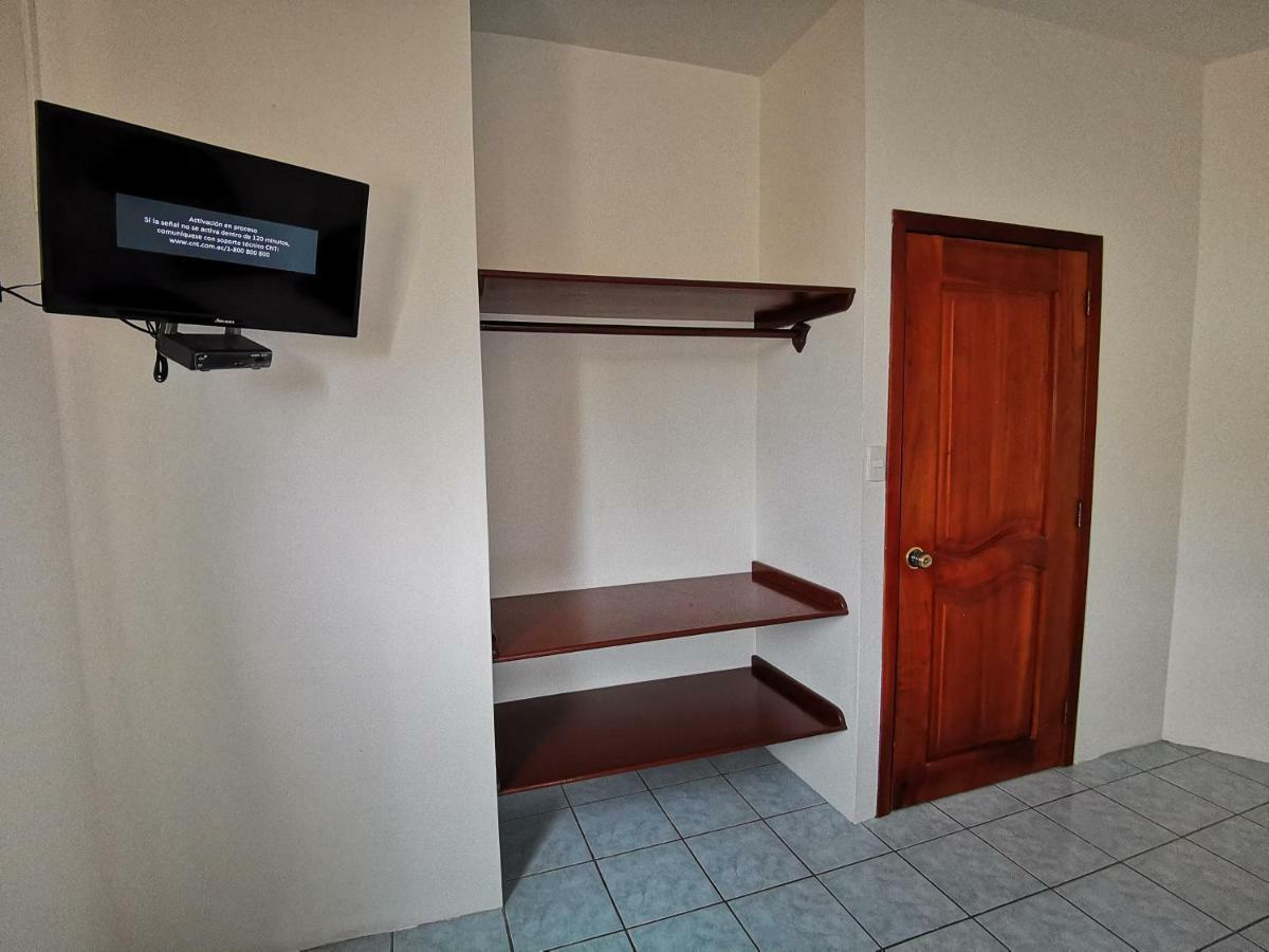 Hostal La Isla Del Descanso Puerto Villamil Dış mekan fotoğraf