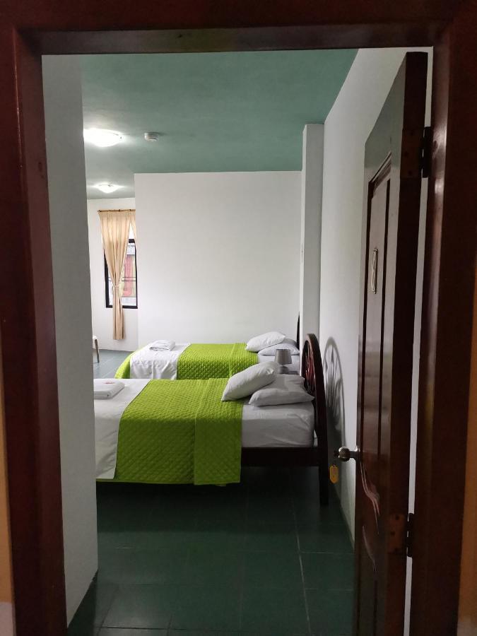 Hostal La Isla Del Descanso Puerto Villamil Dış mekan fotoğraf