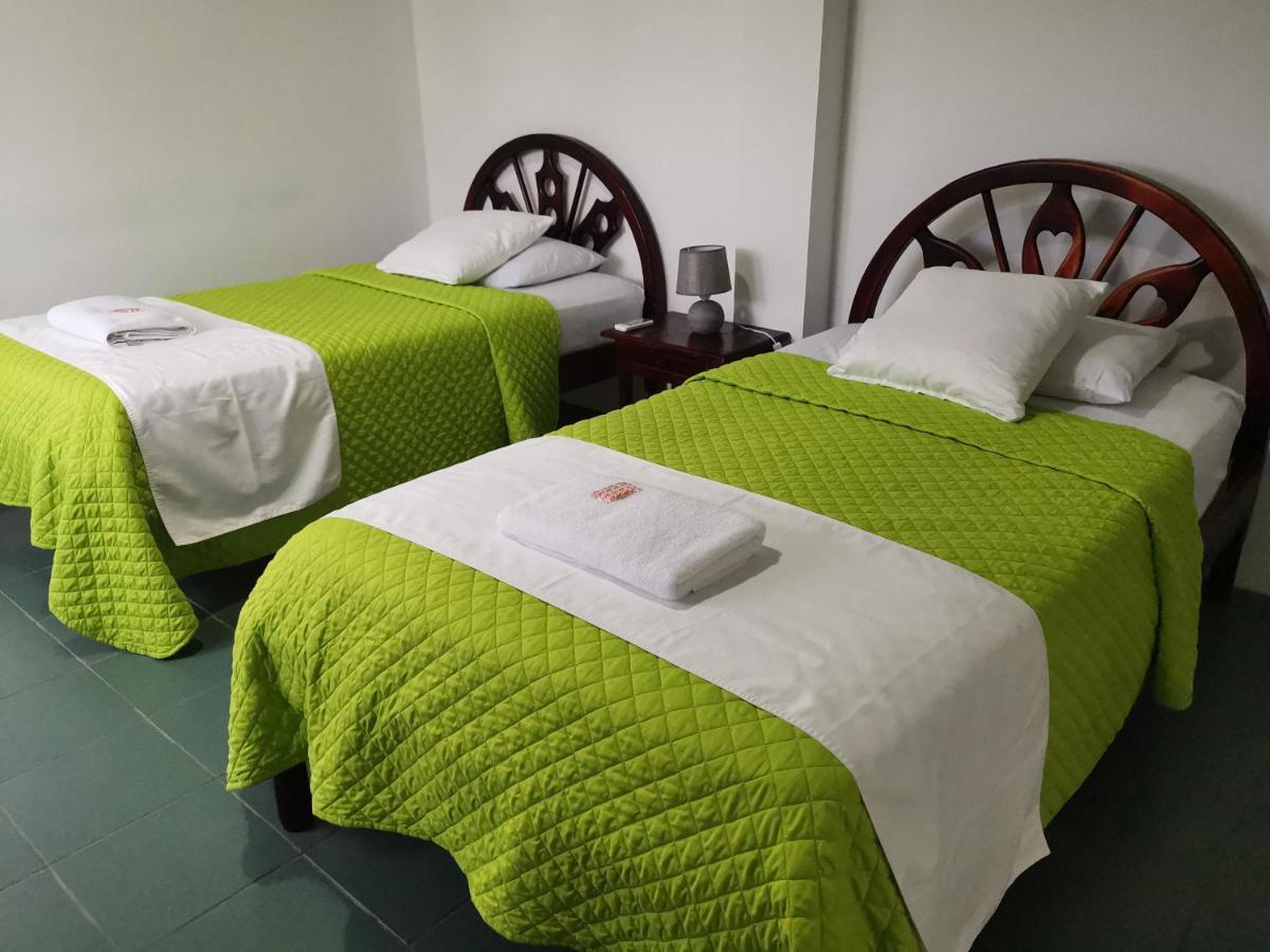 Hostal La Isla Del Descanso Puerto Villamil Dış mekan fotoğraf